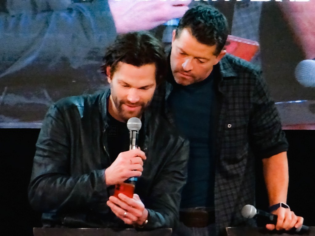 Jared Padalecki and Misha Collins phone JIB11 Rome Feb 2023