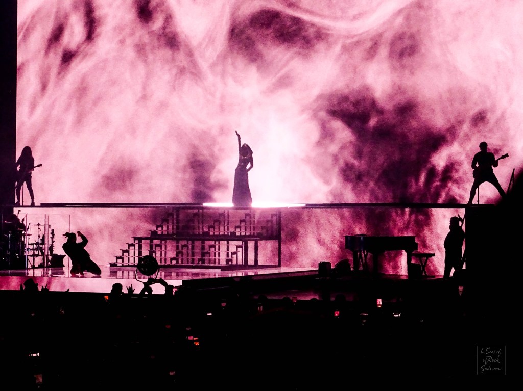 Shania Twain Man I Feel Like A Woman Entrance The Queen of Me Tour Roger's Place Edmonton May 6, 2023