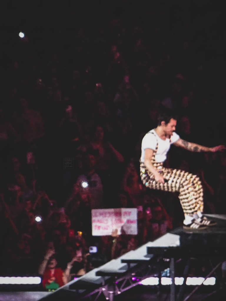 Harry Styles Love on Tour Wembley 1 June 13, 2023 Stair jump