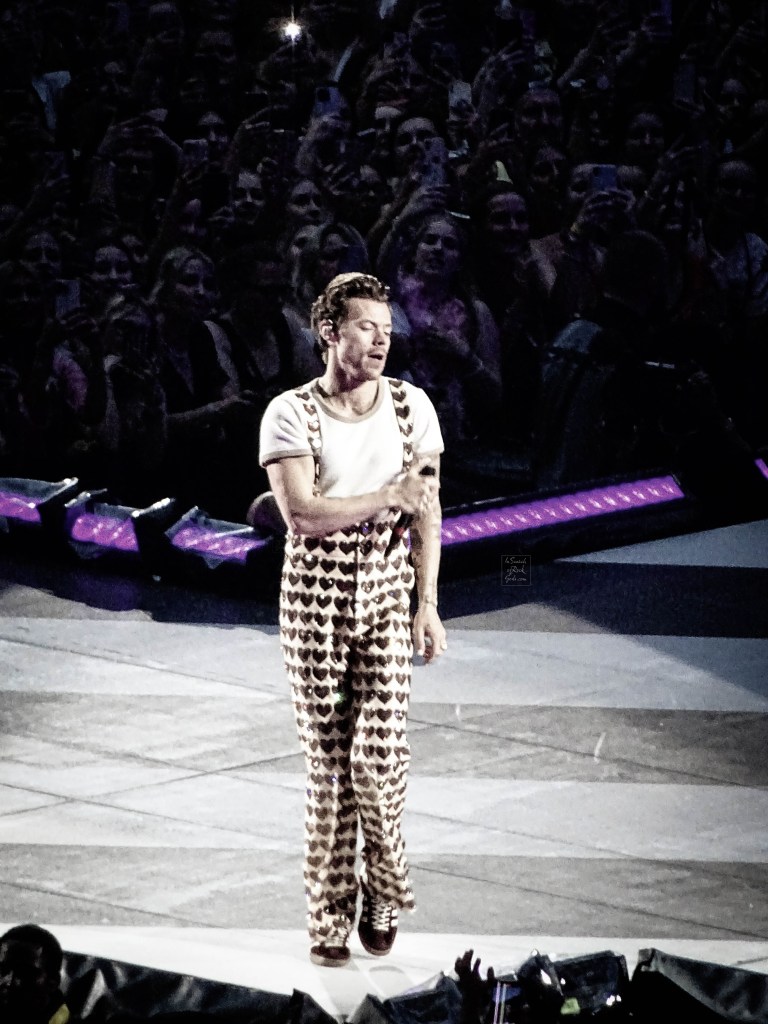 Harry Styles Love on Tour Wembley 1 June 13, 2023 B&W & Purple