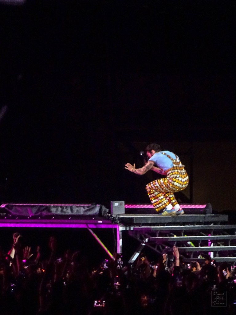 Harry Styles Love on Tour Wembley 2 June 14, 2023 Stair jump