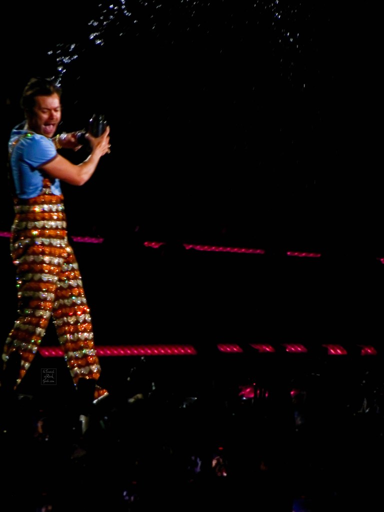 Harry Styles Love on Tour Wembley 2 June 14, 2023 Water Spraying